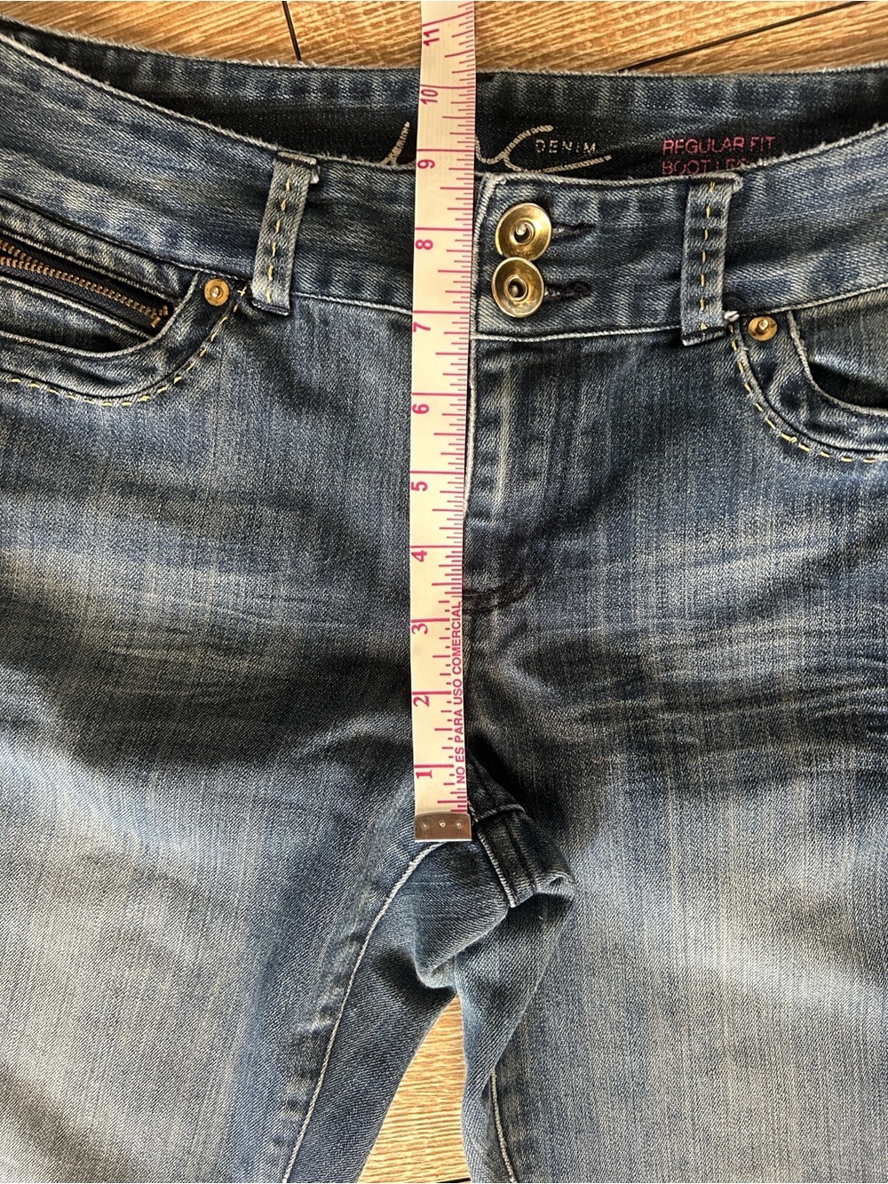 Women's Flare Jeans in Medium Blue Wash - Picture 5 of 11
